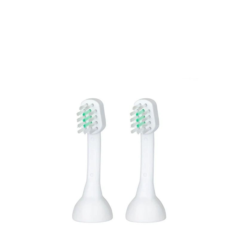 Zwei weiße Aufsteckbürsten mit grünen Borsten. Auf weißem Hintergrund.