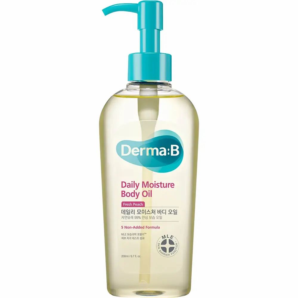 Körperölflasche mit blauem Pumpkopf. Aufschrift: Derma:B, Daily Moisture Body Oil. Enthält MLE-Zertifizierung.