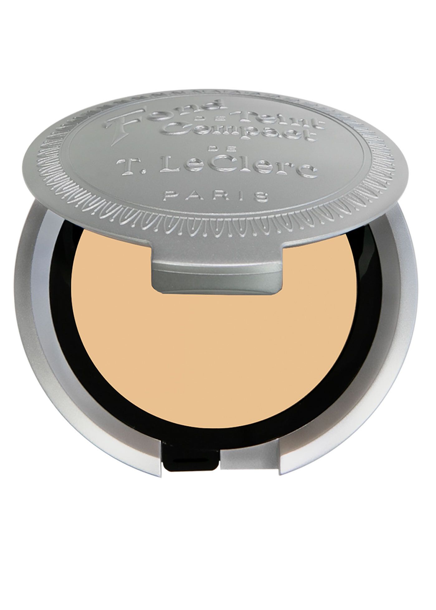 Kompakt-Foundation, geöffnet. Runde, beige Foundation in silberner Dose mit Schriftzug T. LeClerc Paris.