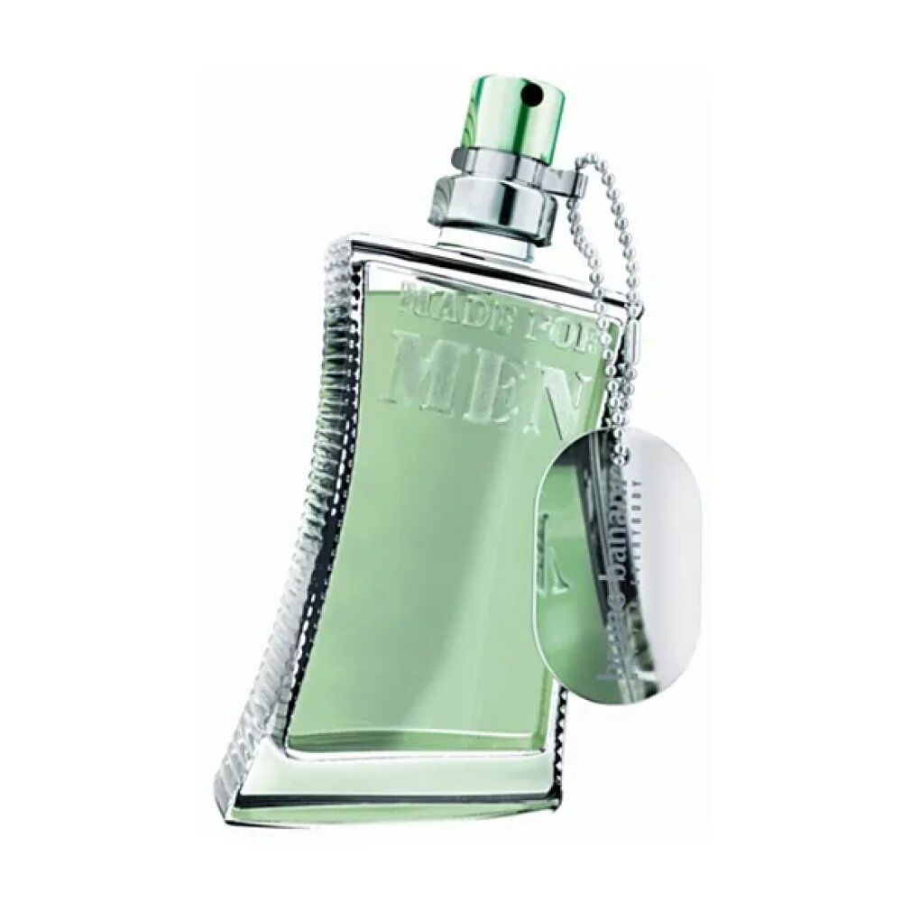 Flakon von bruno banani MADE FOR MEN. Rechteckiger Flakon mit Anhänger. Grüne Flüssigkeit. Silberfarbener Verschluss.