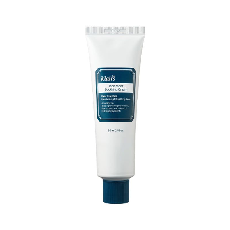 Weiße Tube mit blauem Verschluss. Aufschrift: Klairs Rich Moist Soothing Cream.