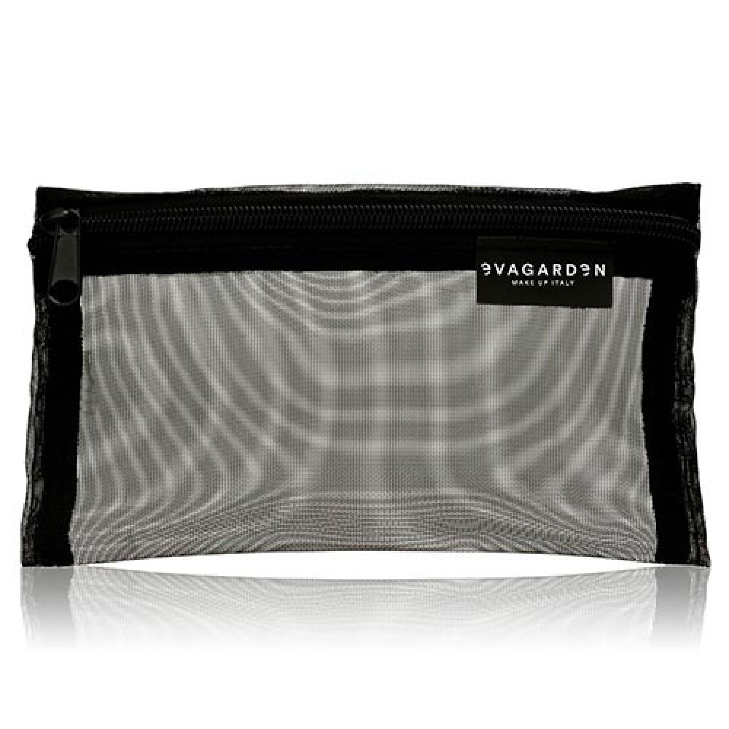 Schwarzes Täschchen aus Netzstoff mit Reißverschluss. Aufnäher mit Logo: EVAGARDEN MAKE UP ITALY.