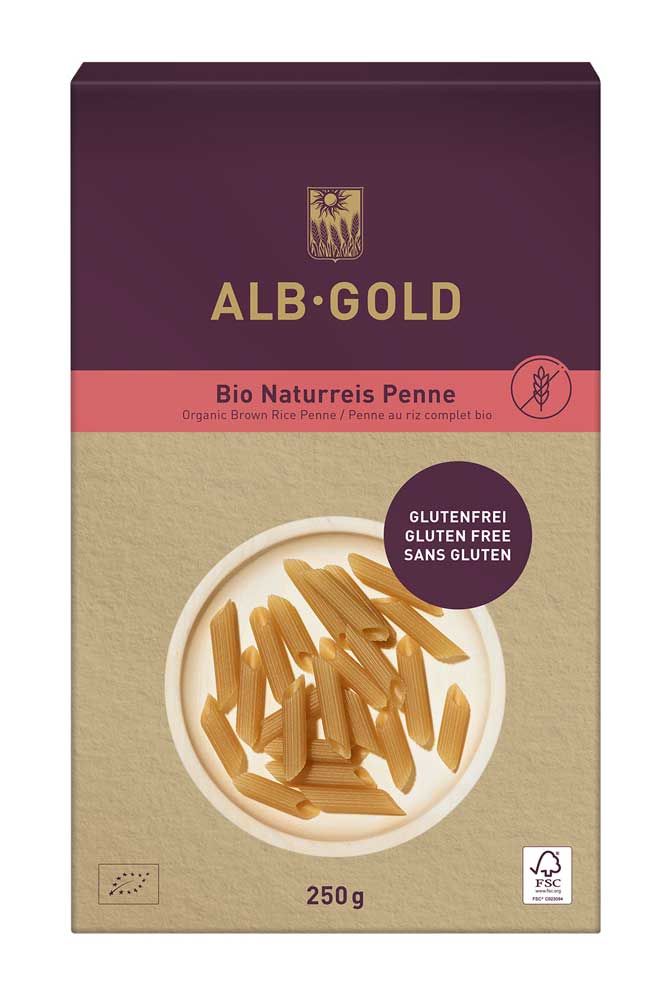 Verpackung mit ALB-GOLD Bio Naturreis Penne. Glutenfrei. Braune Penne auf Teller abgebildet. 250g. FSC-Siegel.