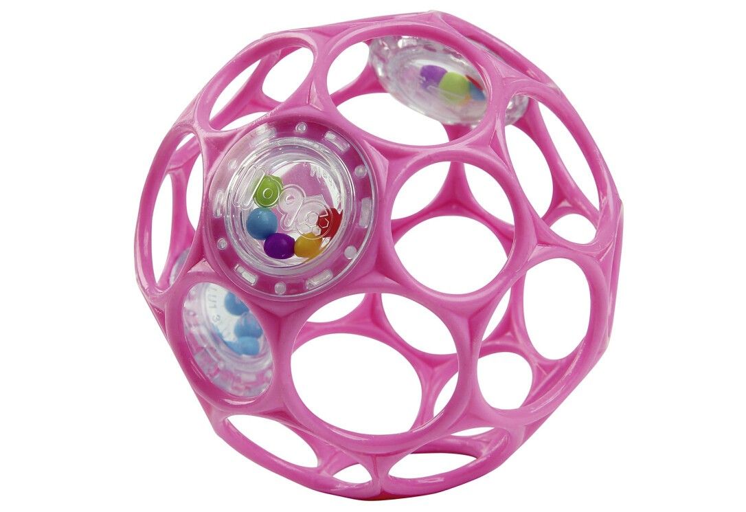 Rosa Kugel mit Löchern und farbigen Kugeln im Inneren. Durchsichtige Elemente mit bunten Kugeln. Spielzeug.