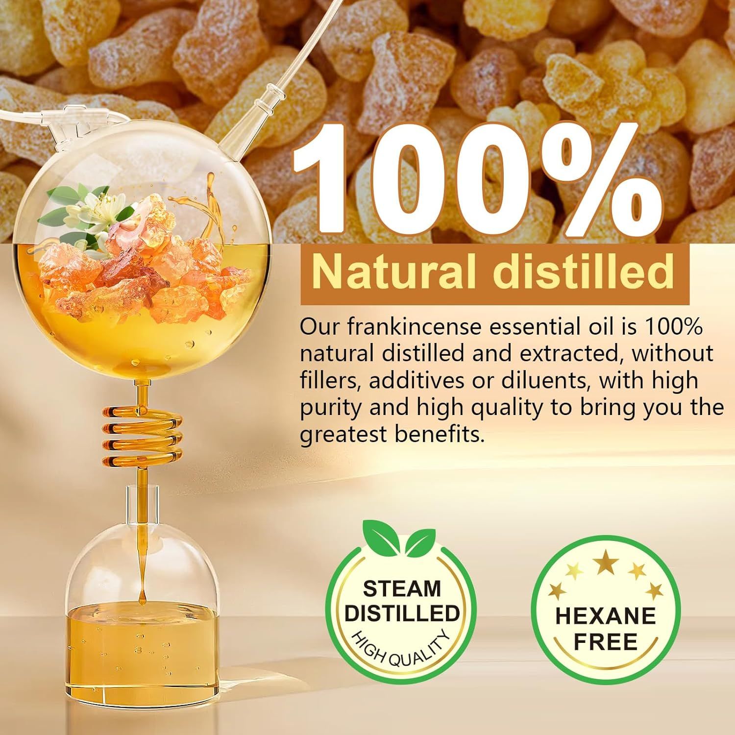 Glasbehälter mit Öl und Pipette. Aufschrift: 100% Natural distilled. Steam Distilled, Hexane Free. Hintergrund: Weihrauchharz.