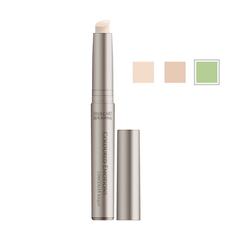 Concealer-Stift mit geöffneter Kappe. Farbproben und Produktbeschriftung sichtbar. Marke: Hildegard Braukmann.