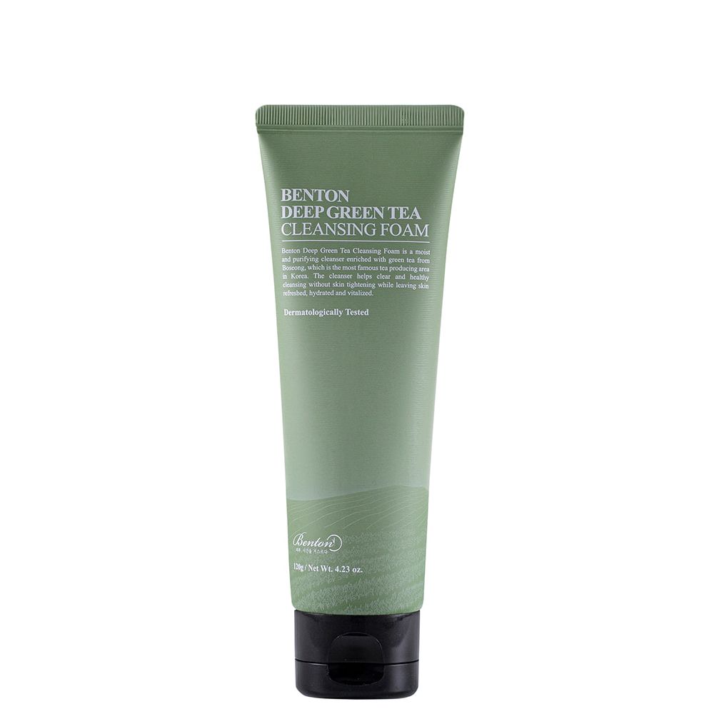Grüne Tube mit Benton Deep Green Tea Cleansing Foam, 150g.
