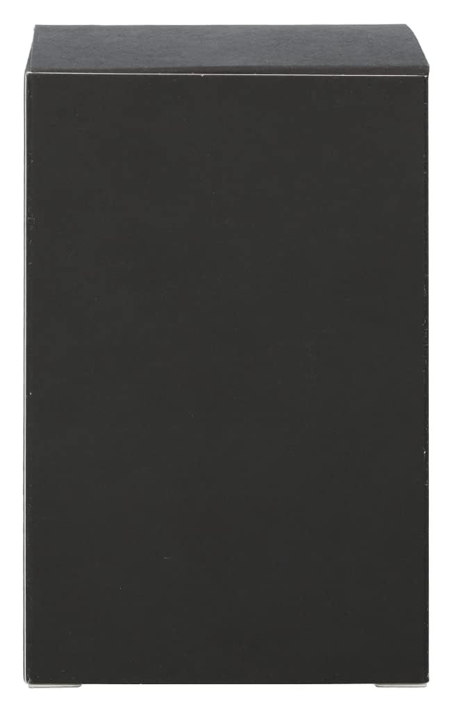 Schwarzer rechteckiger Karton. Keine weiteren Details sichtbar.