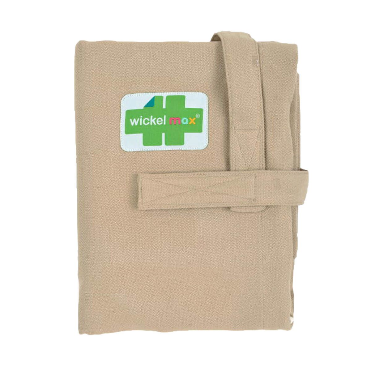 Beige Wickelmax-Windeltaschen-Organizer. Rechteckig, mit Klettverschluss und Tragegriff. Grünes Logo mit Schriftzug.