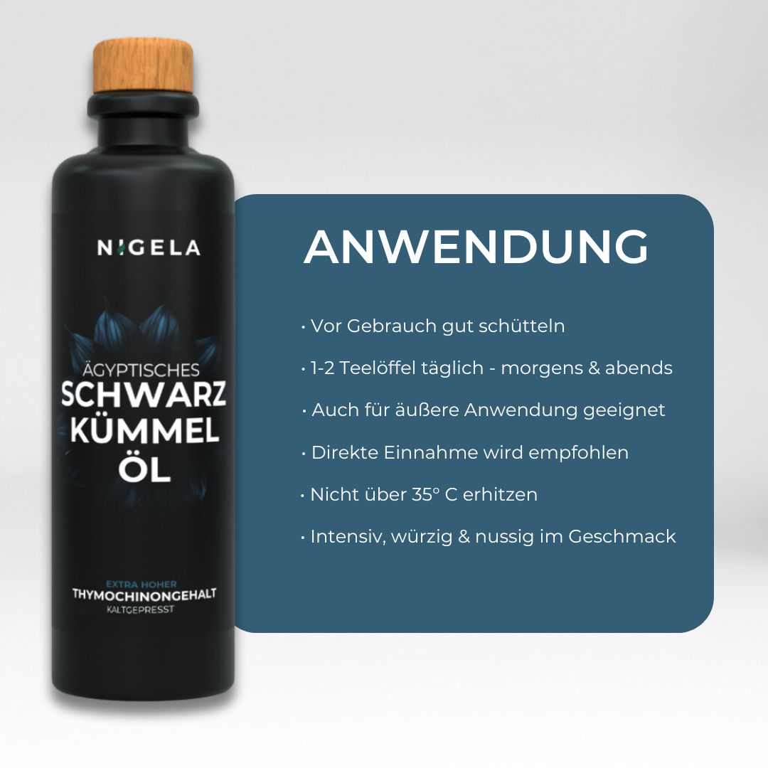 Schwarzkümmelöl-Flasche mit Anwendungs-Informationen. Text: Vor Gebrauch schütteln, 1-2 Teelöffel täglich.
