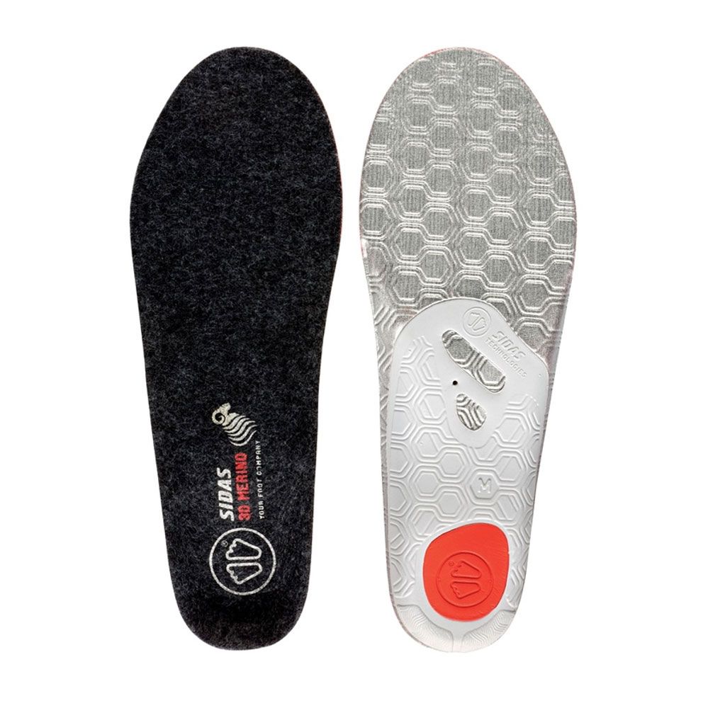 Einlegesohle mit Merino-Oberfläche und weißer Unterseite. Marke und Produktbezeichnung sind sichtbar. Die Sohle hat eine rote Akzentfarbe.