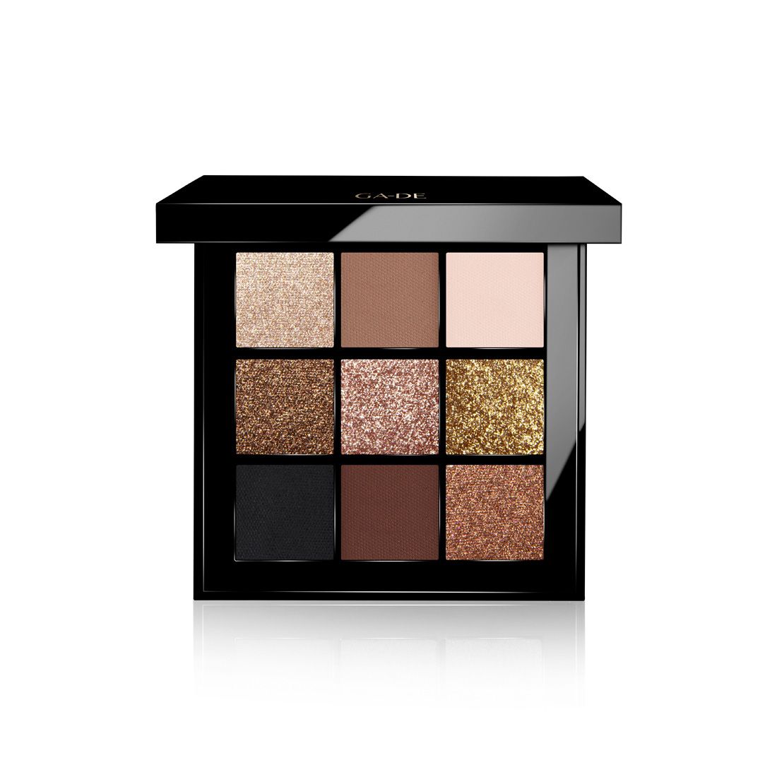 Ga-De Velveteen Lidschatten-Palette mit neun Farbtönen in quadratischer, schwarzer Verpackung. Das Logo ist oben sichtbar.