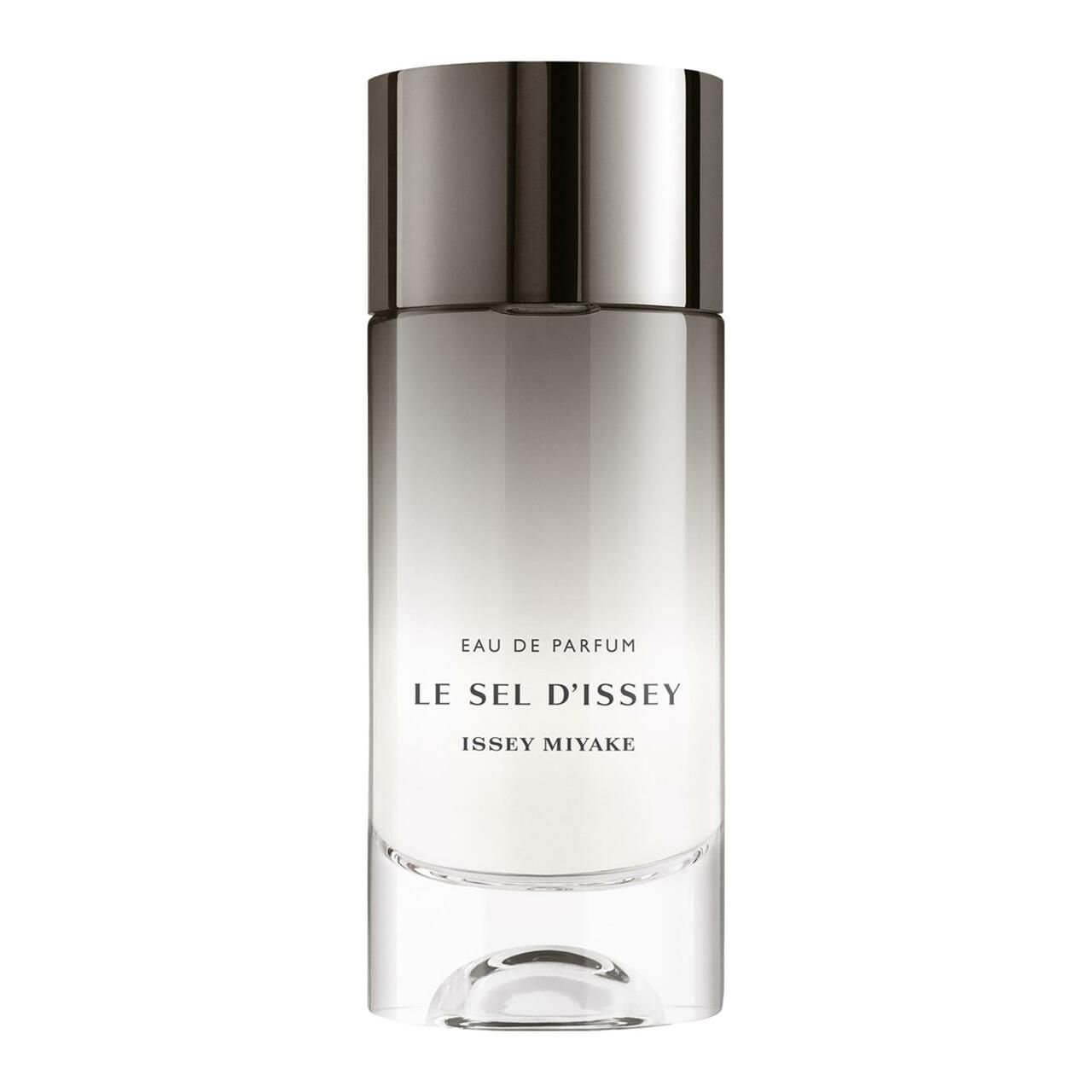 Zylindrische Flasche mit silbernem Verschluss. Aufschrift: Eau de Parfum, Le Sel d'Issey, Issey Miyake.