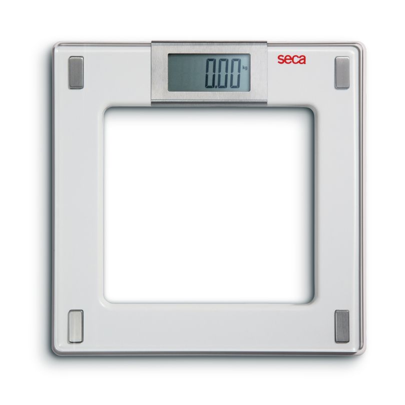Weiße Personenwaage mit digitaler Anzeige. Oben links das Logo von seca. Die Anzeige zeigt 0,00 kg.