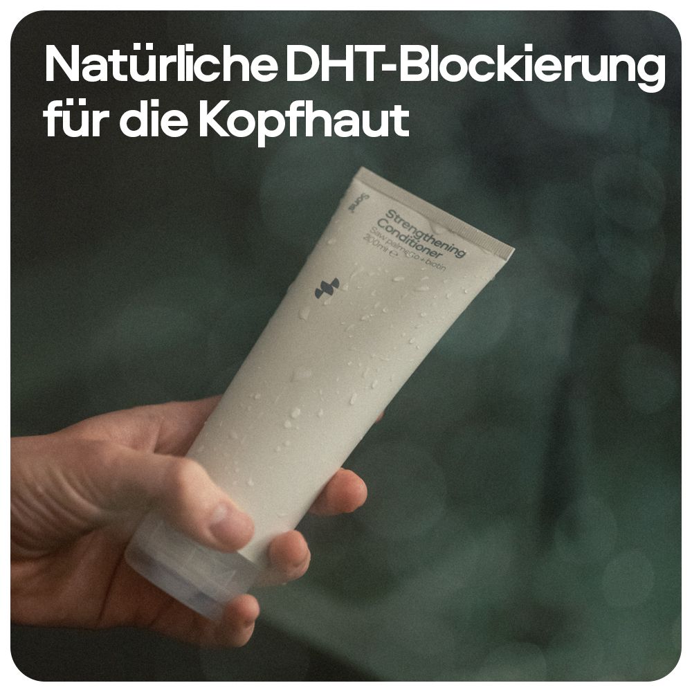 Person hält Tube Conditioner. Text: „Natürliche DHT-Blockierung für die Kopfhaut“. Produktname sichtbar.