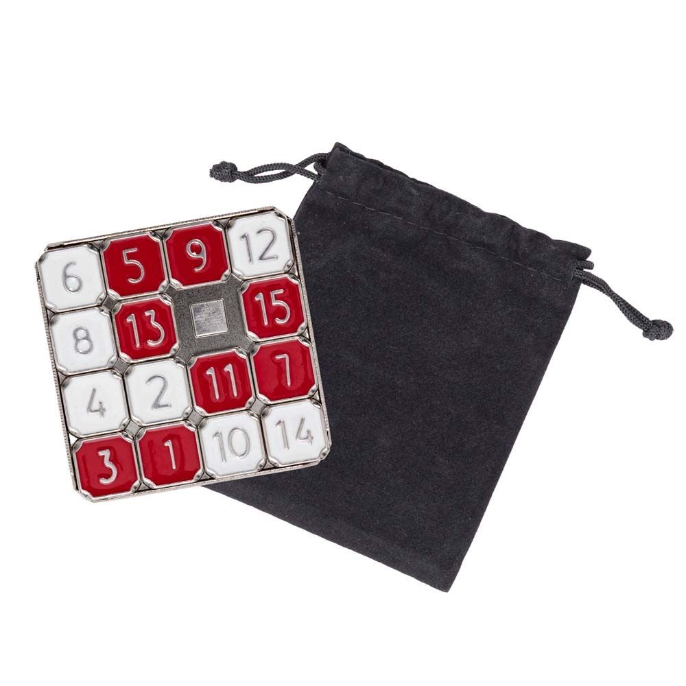 Schiebepuzzle mit Zahlen 1-15 und einer schwarzen Tasche.