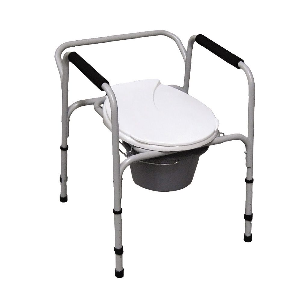 Toilettenstuhl mit Armlehnen. Grauer Metallrahmen, weißer Sitz, schwarze Armauflagen, Eimer.