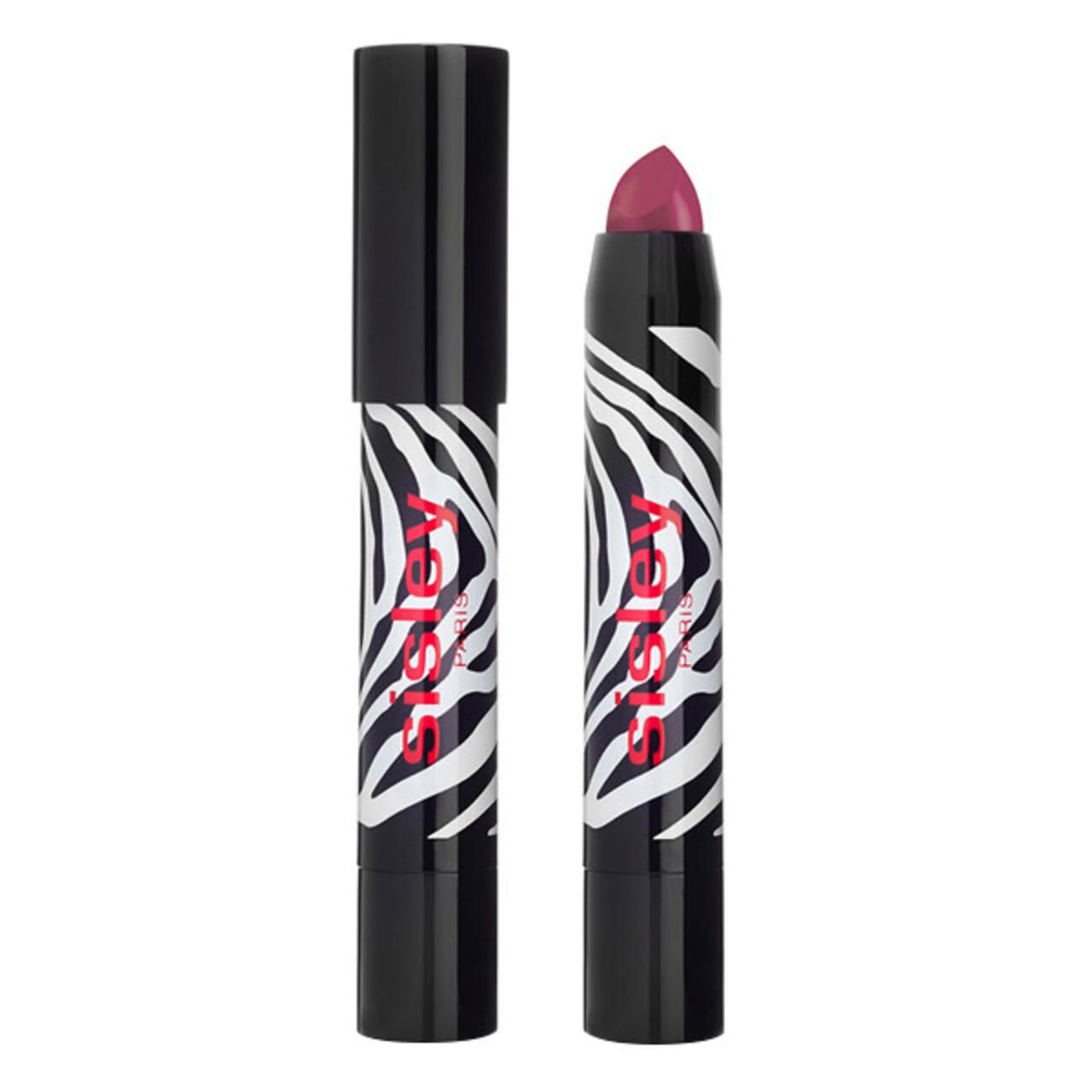 Zwei Lippenstifte mit Zebra-Muster. Der eine ist geschlossen, der andere geöffnet. Beide haben den Schriftzug Sisley.