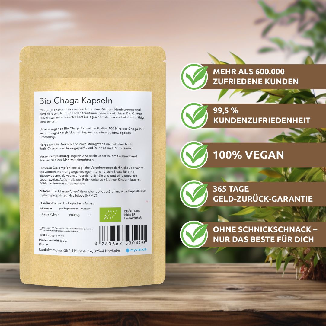 Rückseite eines myvial Bio Chaga Kapsel Beutels mit detaillierten Produktinformationen und Siegeln.