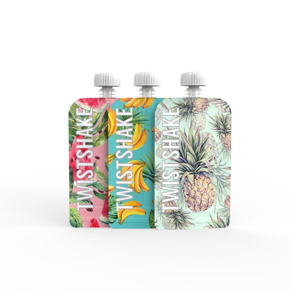 Drei wiederauffüllbare Quetschbeutel mit Fruchtmuster. Aufdruck: Twistshake. Verschlusskappe oben.