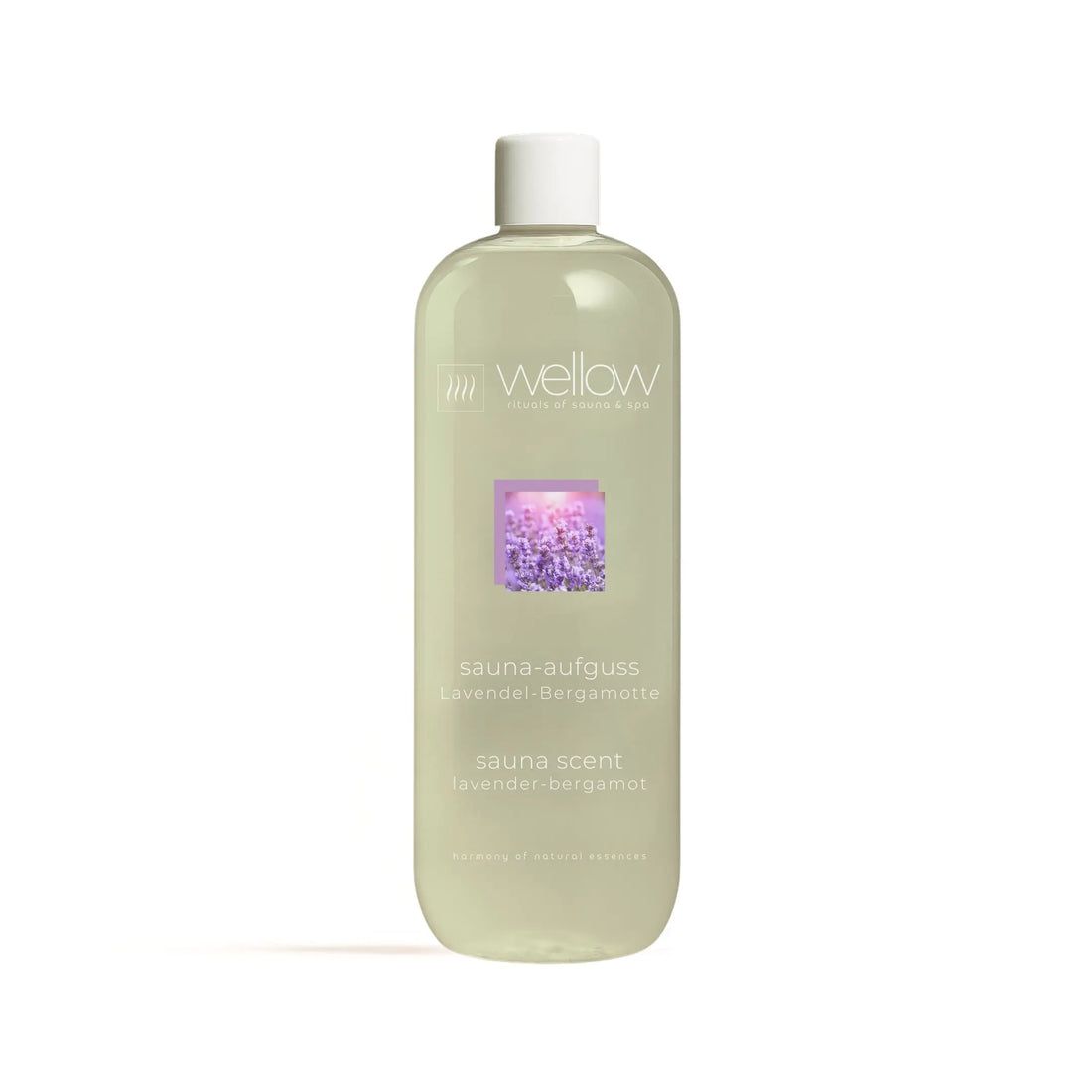 Wellow Sauna-Aufguss Lavendel-Bergamotte. Transparente Flasche mit weißem Deckel. Etikett mit Produktnamen und Lavendel-Abbildung.