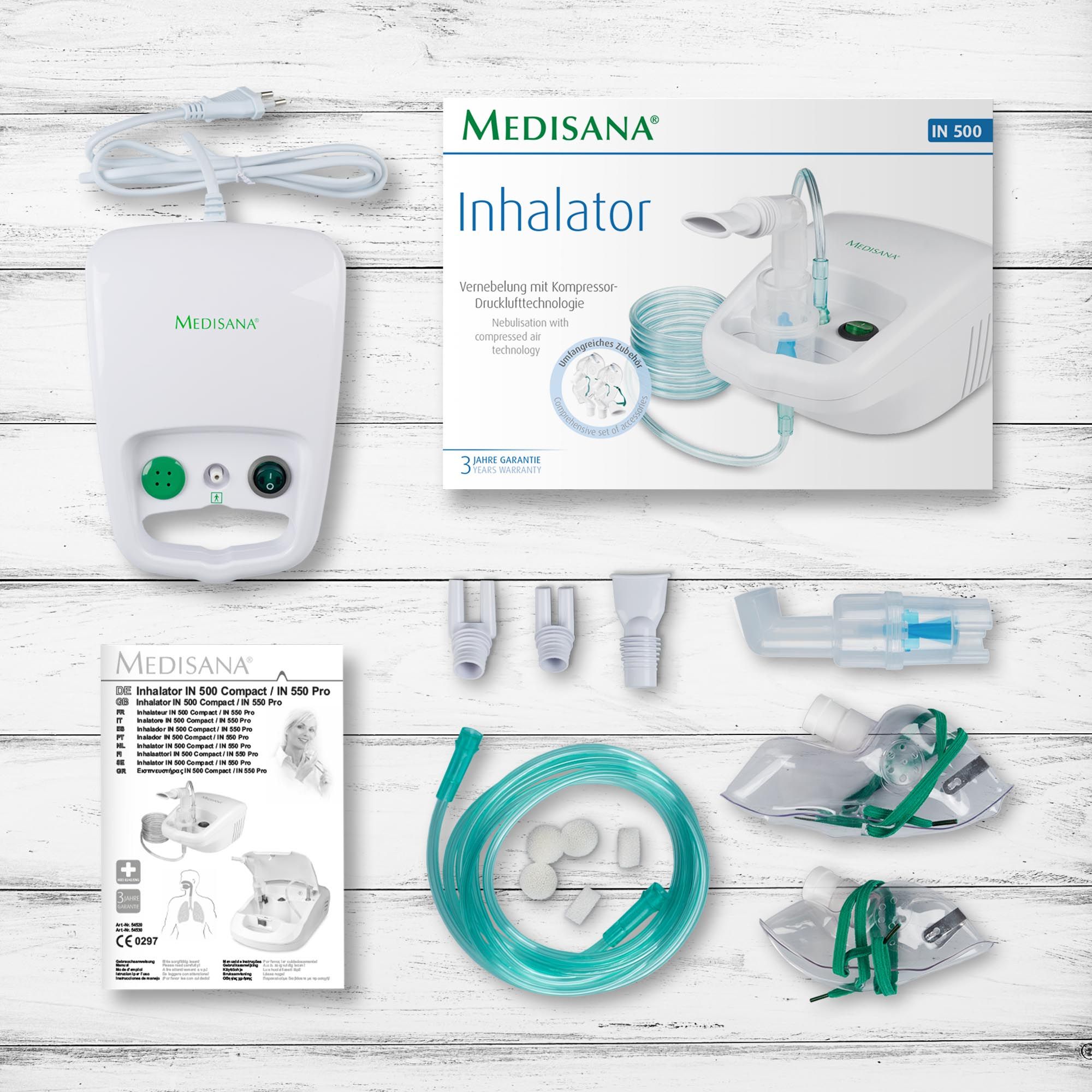Medisana IN 500 Inhalator mit Zubehör: Masken, Mundstück, Nasenadapter, Schlauch.