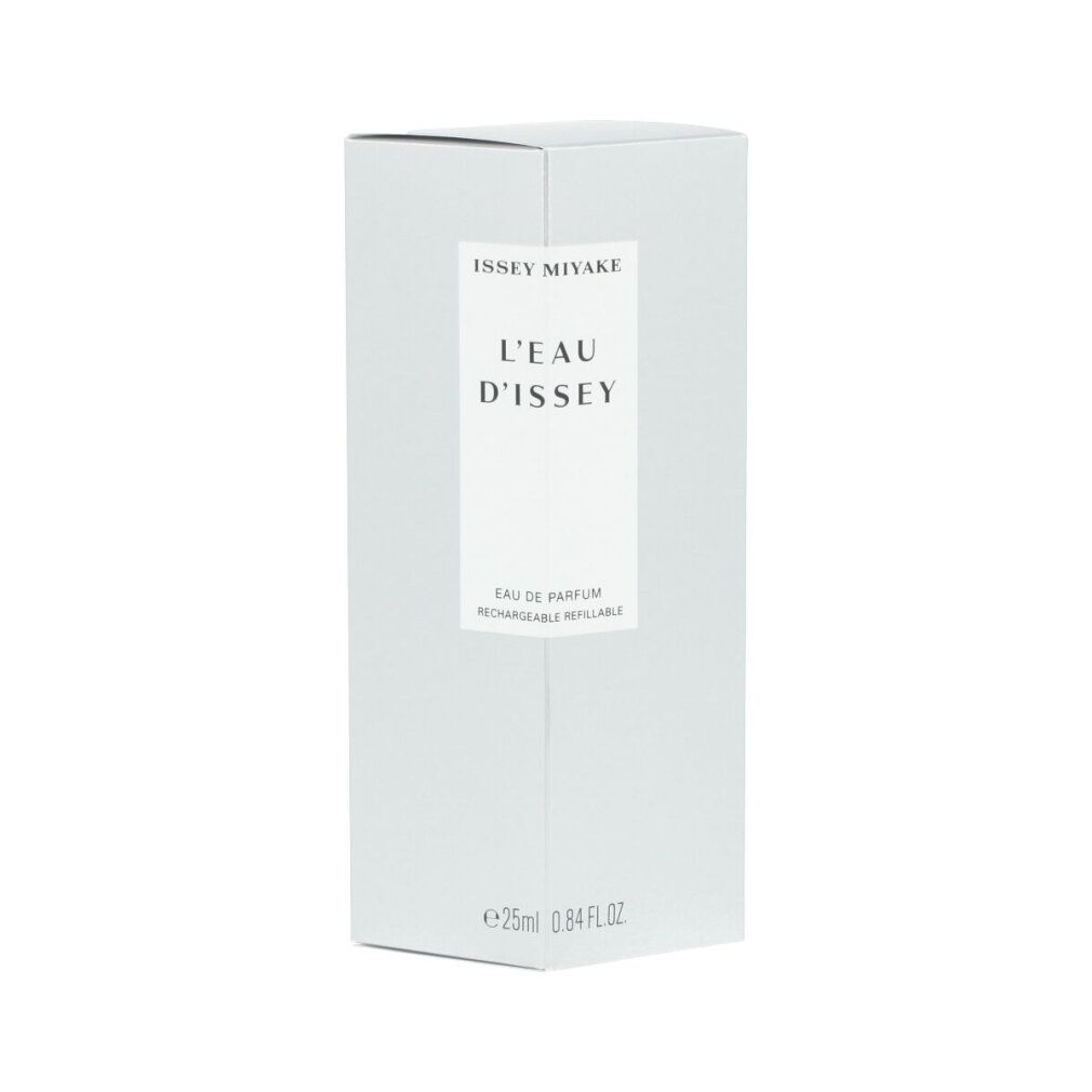 Weiße Verpackung mit Aufschrift: ISSEY MIYAKE, L'EAU D'ISSEY, Eau de Parfum, Refillable Natural Spray.