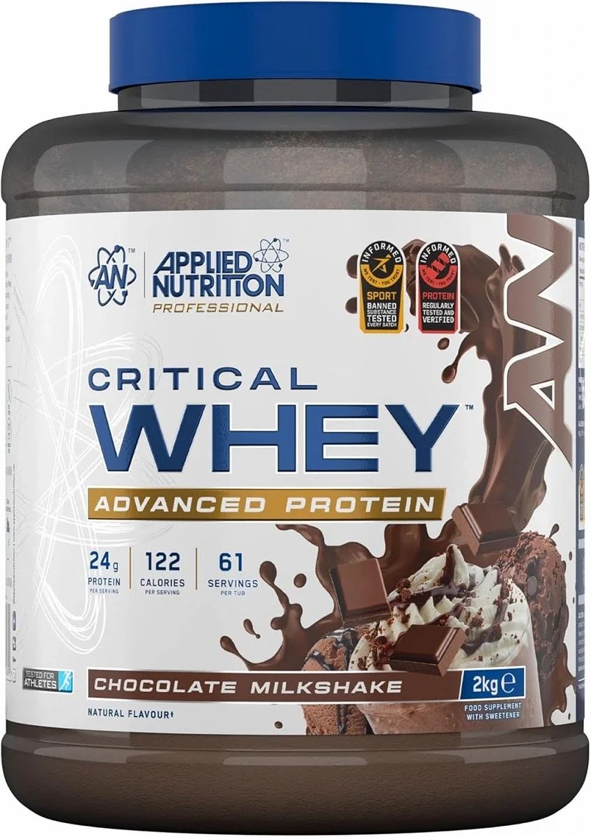 Dose Applied Nutrition Critical Whey, Schokoladen-Milchshake-Geschmack. Enthält 24g Protein, 122 Kalorien, 61 Portionen. Mit Zertifizierungen.