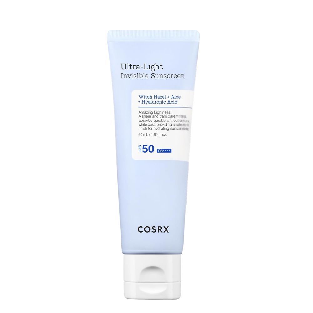 Hellblaue Tube mit weißem Deckel. Aufschrift: Ultra-Light Invisible Sunscreen, SPF 50, COSRX.