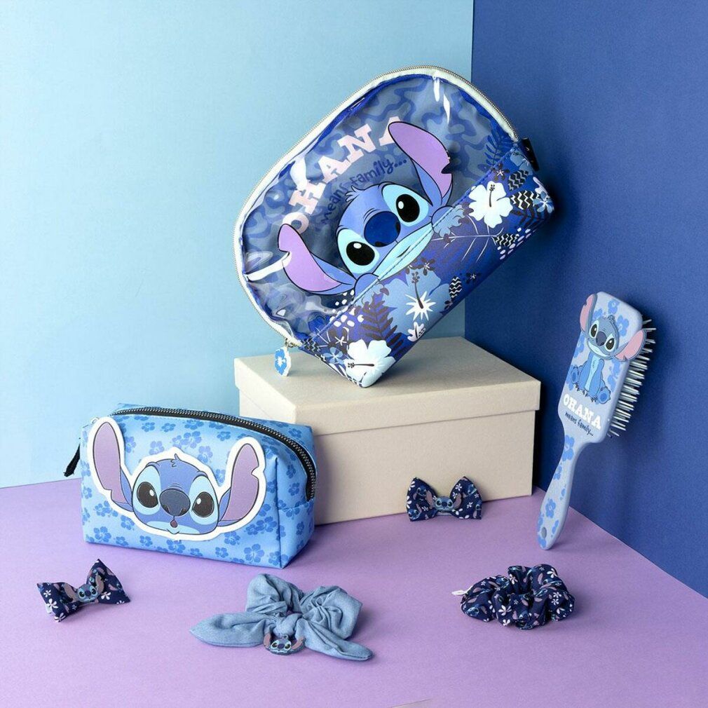 Produkt-Set mit Stitch-Motiv. Enthält eine Bürste, eine Kosmetiktasche, eine transparente Tasche und Haarschmuck.