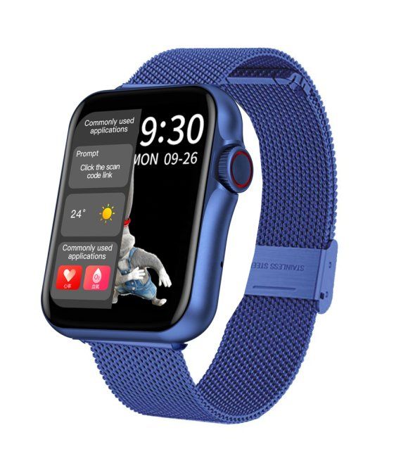 Blaue Smartwatch mit digitaler Anzeige. Zeigt Uhrzeit, Datum und App-Symbole. Armband aus Metallgewebe mit Edelstahlverschluss.