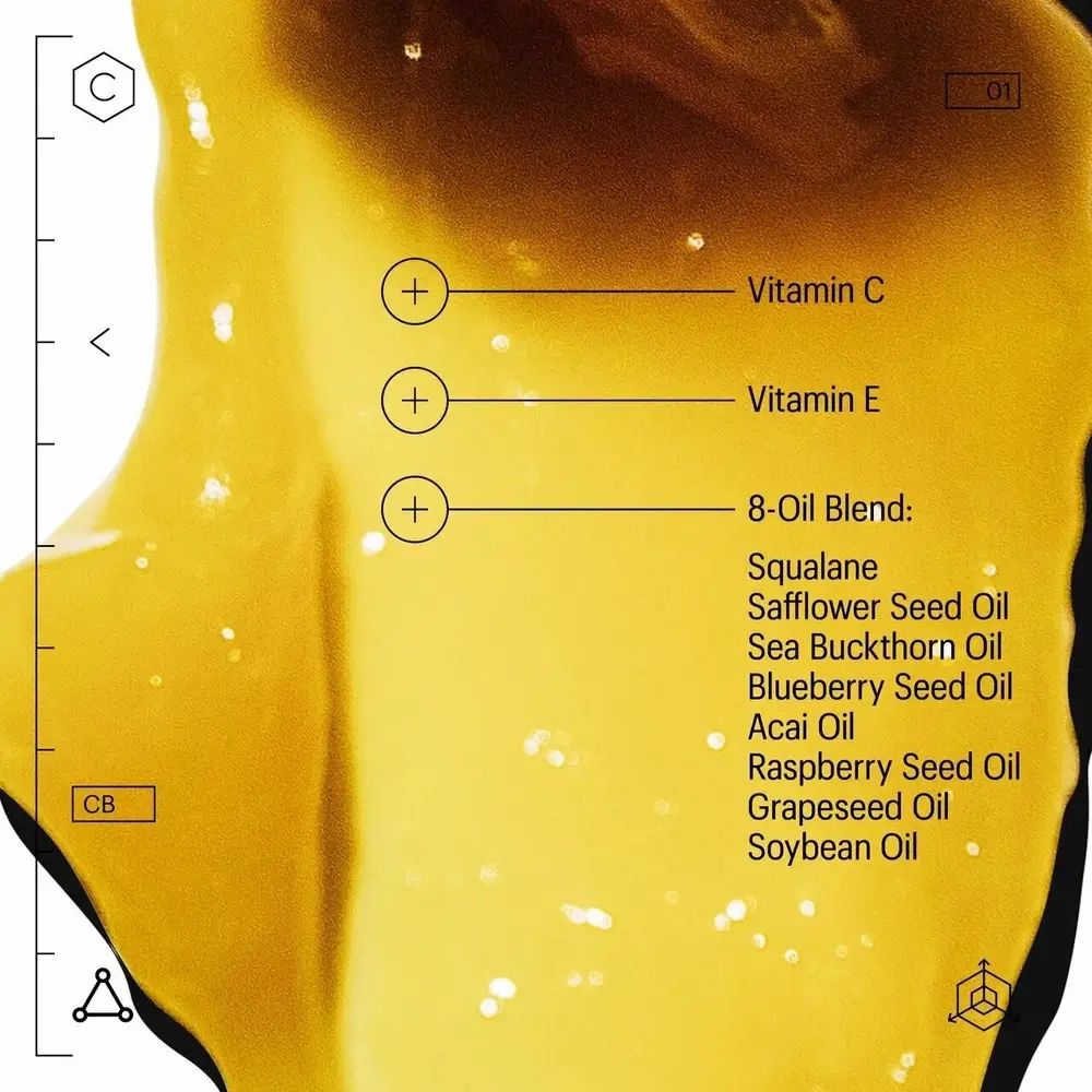 Gelbliche Flüssigkeit mit Text: Vitamin C, Vitamin E, 8-Öl-Mischung: Squalan, Safloröl, Sanddornöl, Blaubeeröl, Acai-Öl, Himbeersamenöl, Traubenkernöl, Sojabohnenöl.