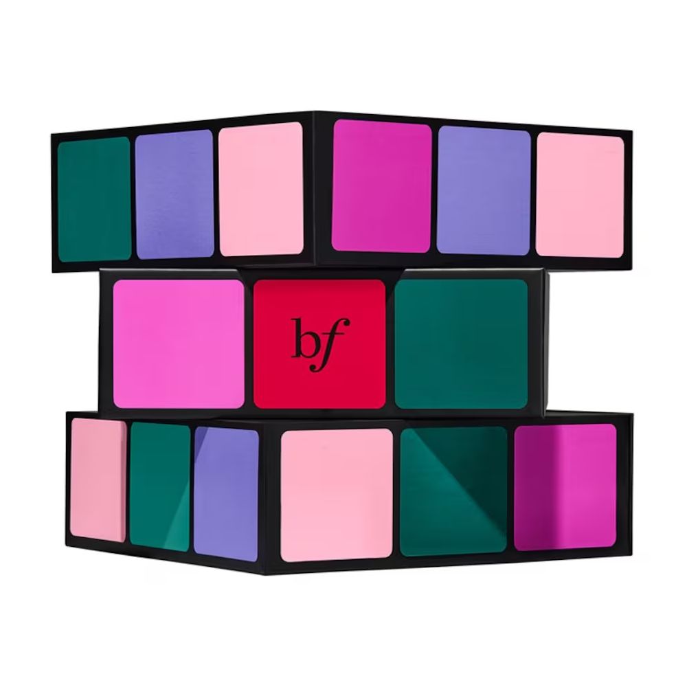 Benefit Glam Cube Adventskalender 2025 – 24 Beauty-Überraschungen