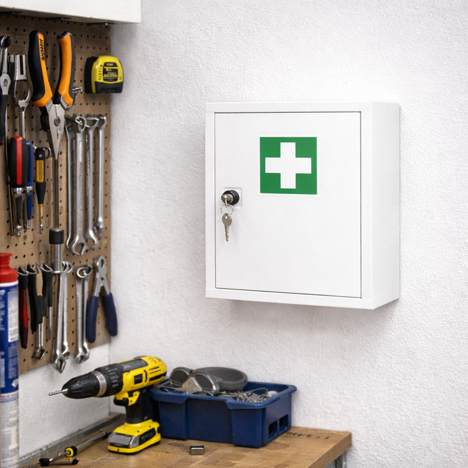 FAP First Aid Products - Verbandschrank A (leer), geeignet für DIN 13157 Füllung