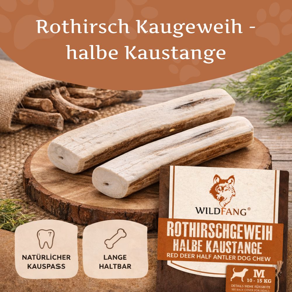 Zwei halbe Rothirsch-Kaugeweih-Kaustangen auf Holzbrett. Verpackung mit Produktinformationen und Logo.