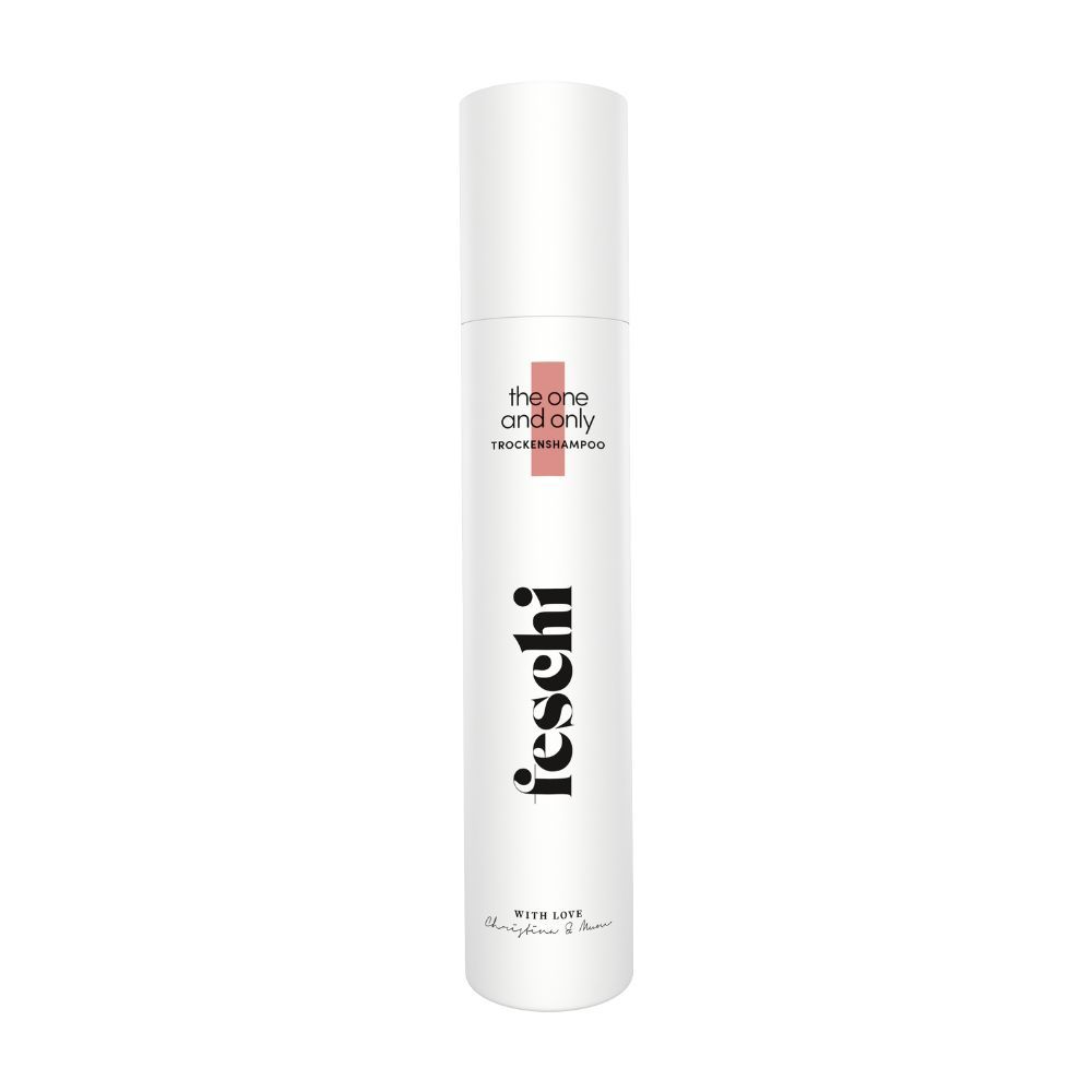 Weißes Trockenshampoo-Spray mit schwarzem Schriftzug "feschi" und rosa Akzent. Text: "the one and only Trockenshampoo".