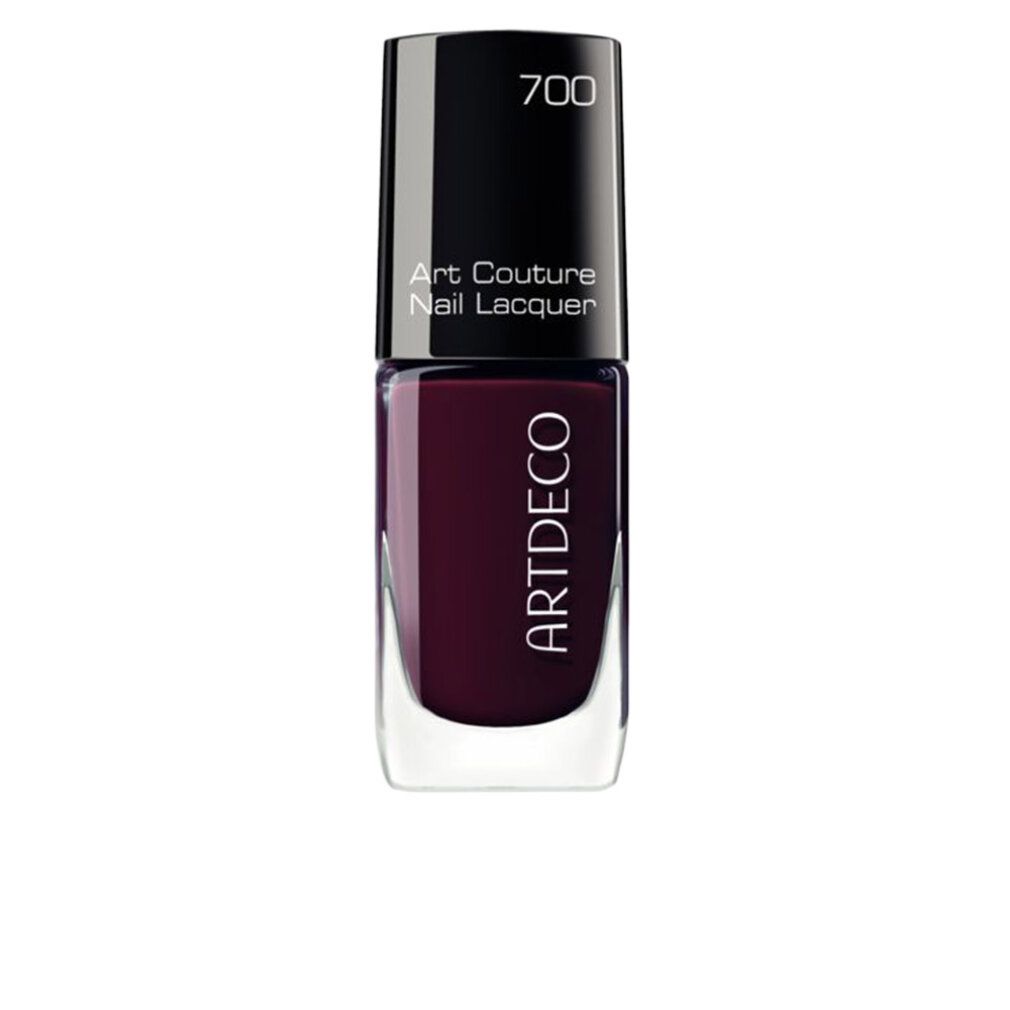 Artdeco Art Couture Nagellack, Farbe 700 Rubin, in Glasflasche mit schwarzem Deckel.