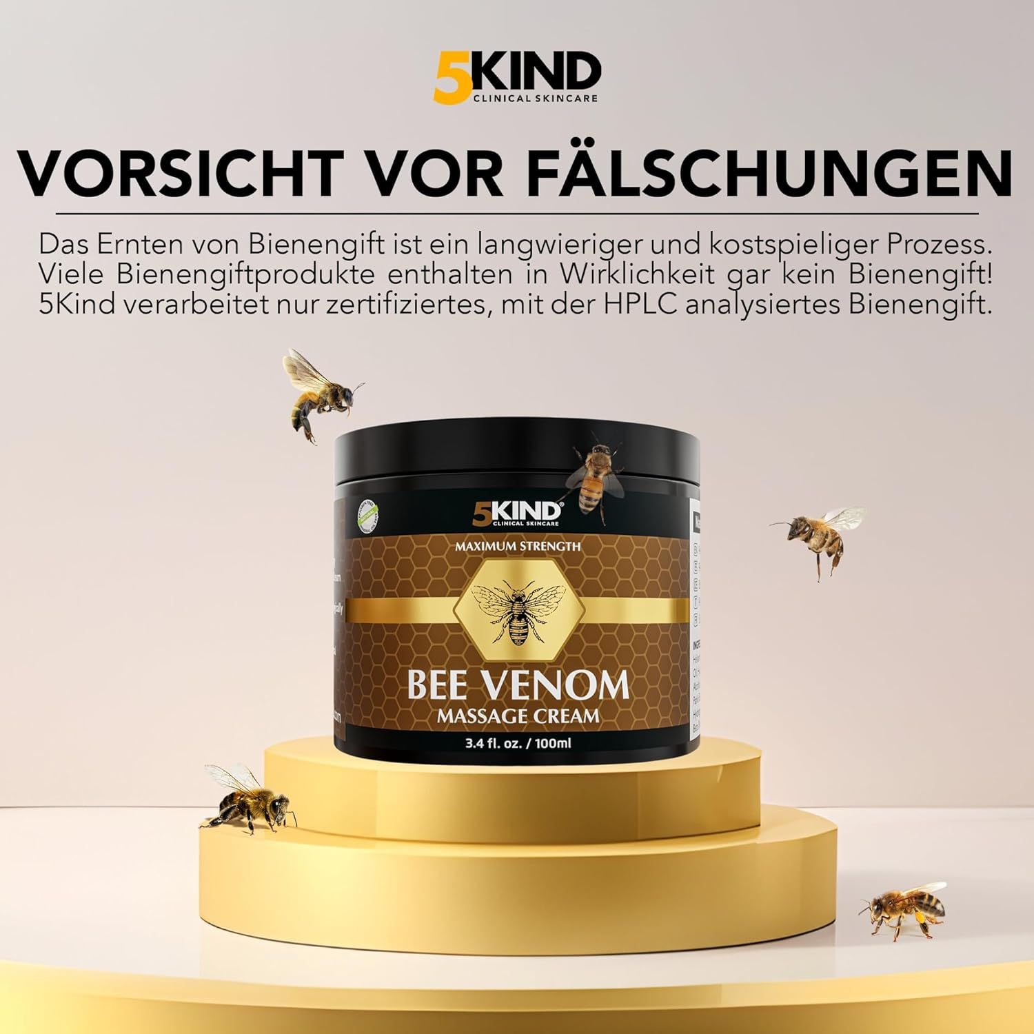 Dunkle Dose mit goldfarbenem Etikett. Text: Bee Venom Massage Cream. Bienen fliegen um die Dose. Text: Vorsicht vor Fälschungen.