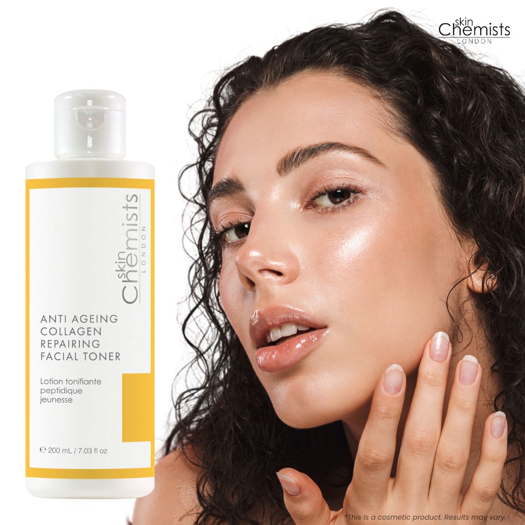 Produktflasche neben einer Frau. Flasche: weiß-gelb, Text: Anti-Aging Kollagen reparierender Gesichts-Toner. Frau: berührt ihr Gesicht.