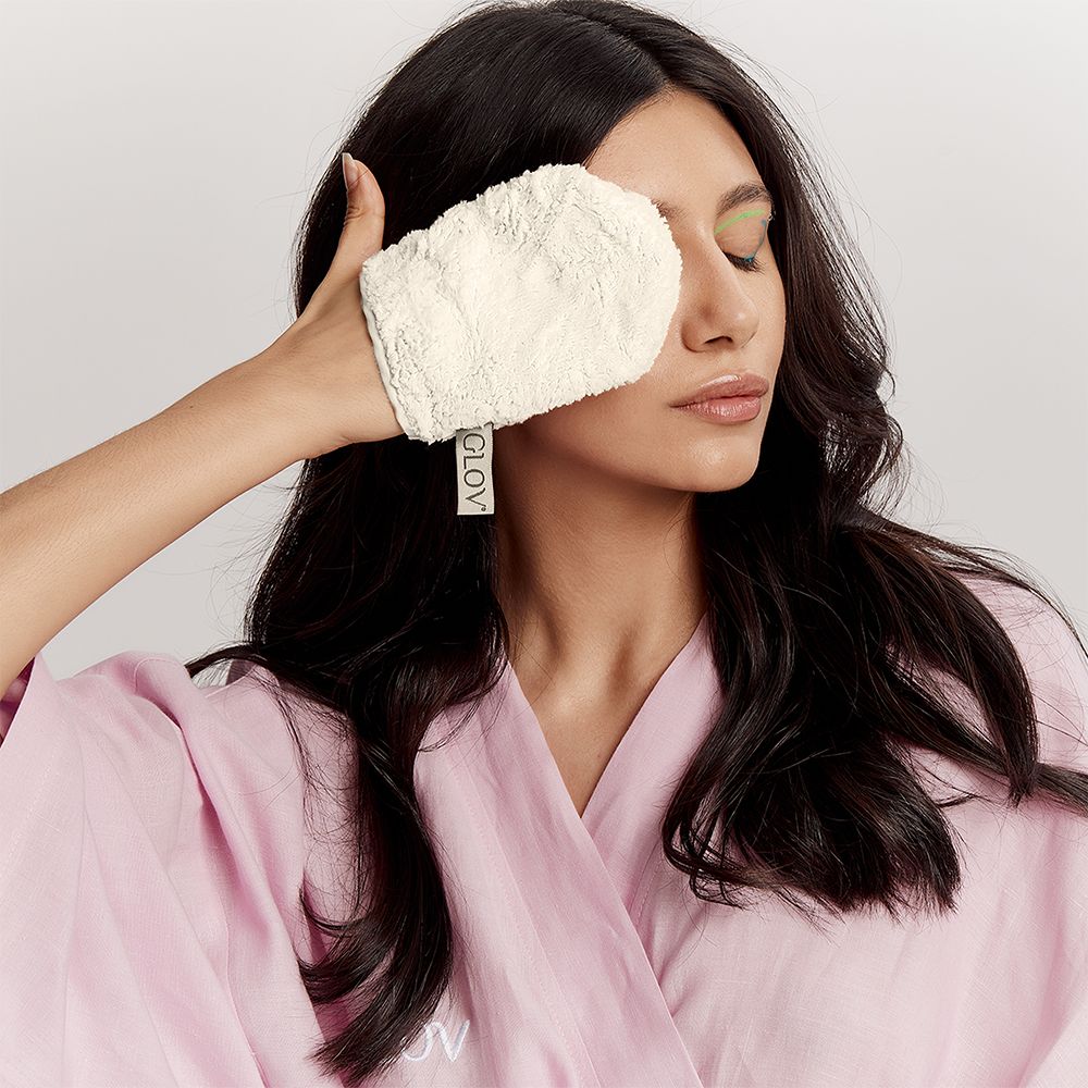 GLOV Iconic Mitt - Makeup Remover and Cleansing Mitt Ivory