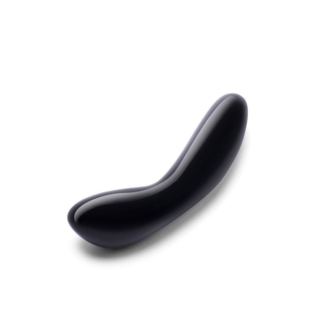 Schwarzer, gebogener G-Wand aus Obsidian. Glatte, glänzende Oberfläche. Ergonomische Form.