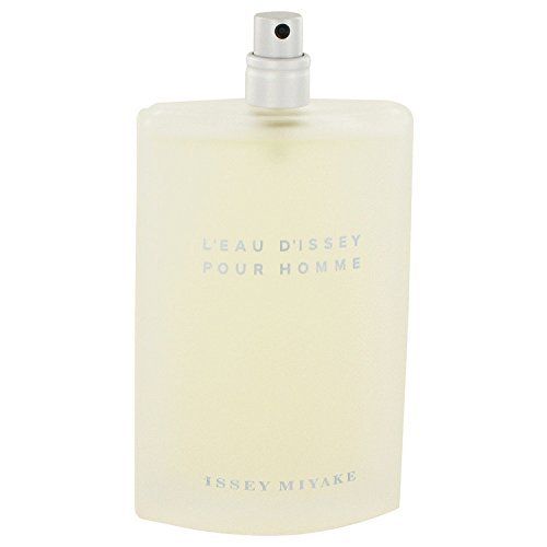 Flakon mit Zerstäuber. Aufschrift: Issey Miyake, L'Eau d'Issey pour Homme. Flüssigkeit gelblich. Silberner Zerstäuber.