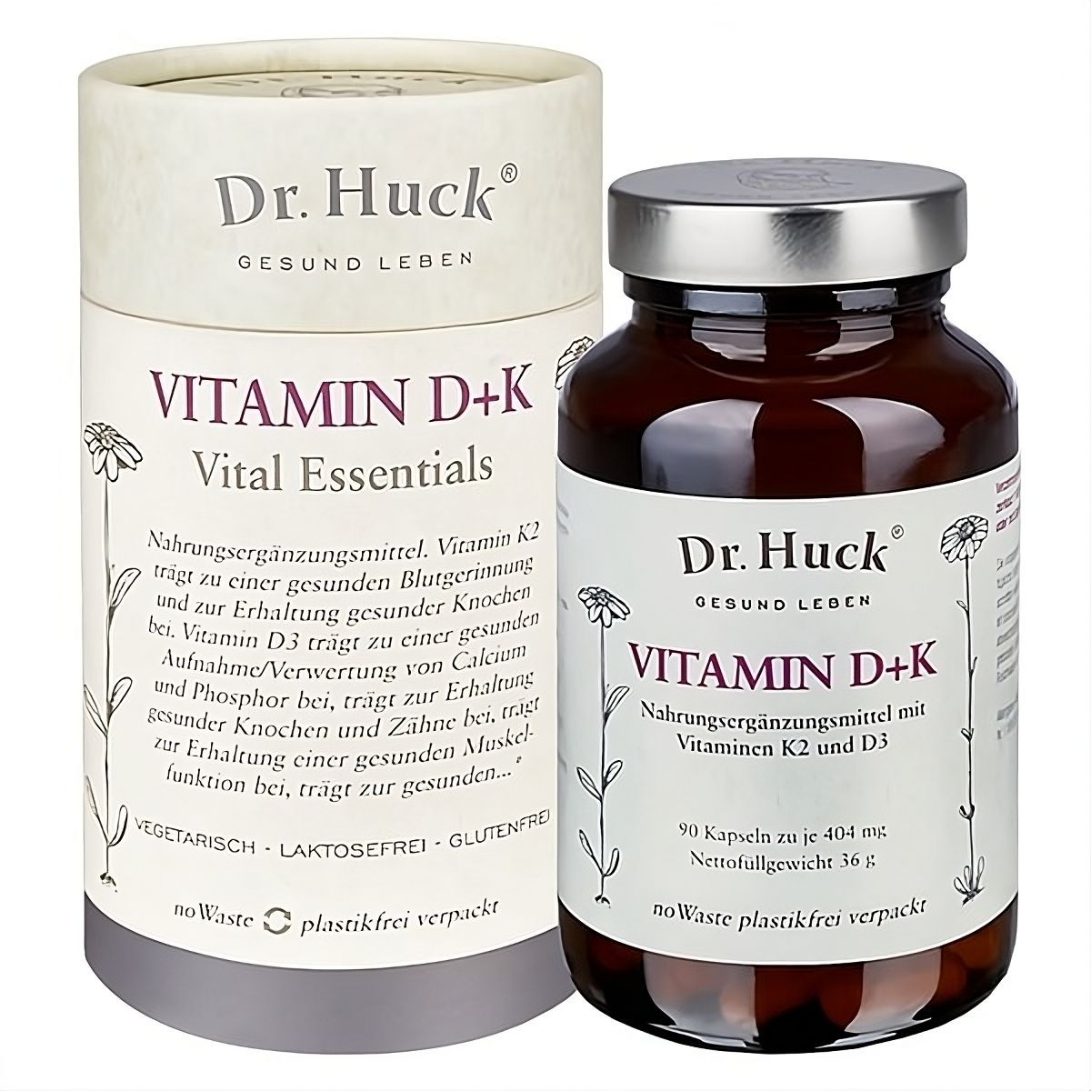 Bruine glazen fles en cilindrische verpakking met "Dr. Huck Vitamin D+K". Opschrift: "Vitamin D+K Vital Essentials".