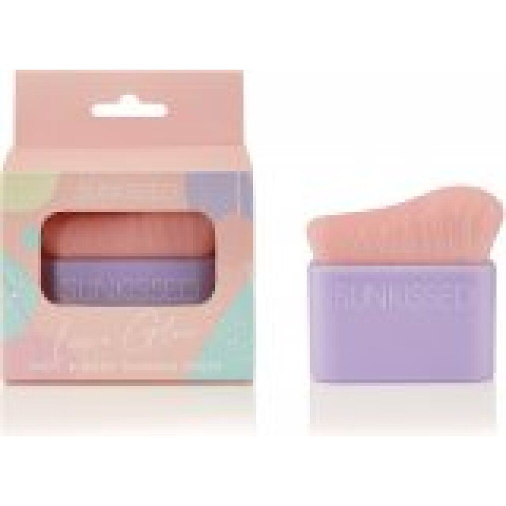 Sunkissed Pinsel für Gesicht und Körper. Rosa Borsten auf lila Basis. Verpackung mit Produktname.