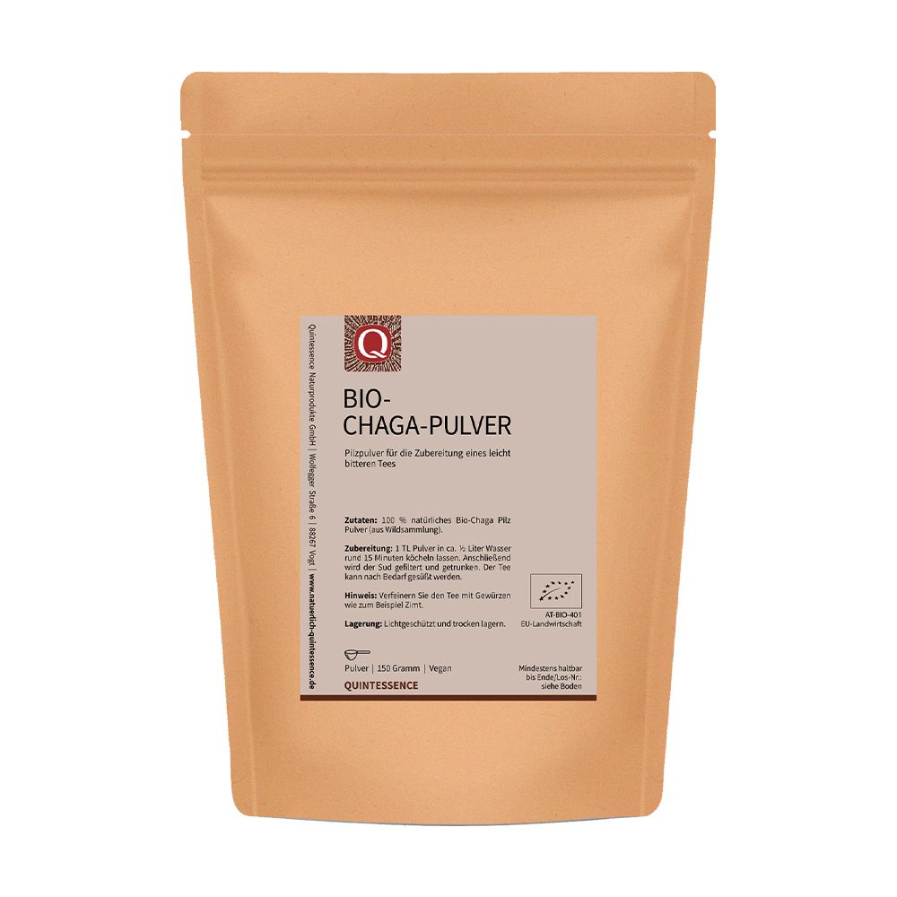 Beutel mit Bio-Chaga-Pulver. Aufdruck: Bio-Chaga-Pulver, Quintessence, EU-Bio-Logo. Braune Papierverpackung.