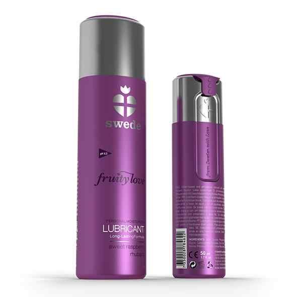 Zwei Flaschen Fruity Love Lubricant. Lila Flaschen mit silbernen Deckeln. Aufschrift: swede, Fruity Love, Lubricant.