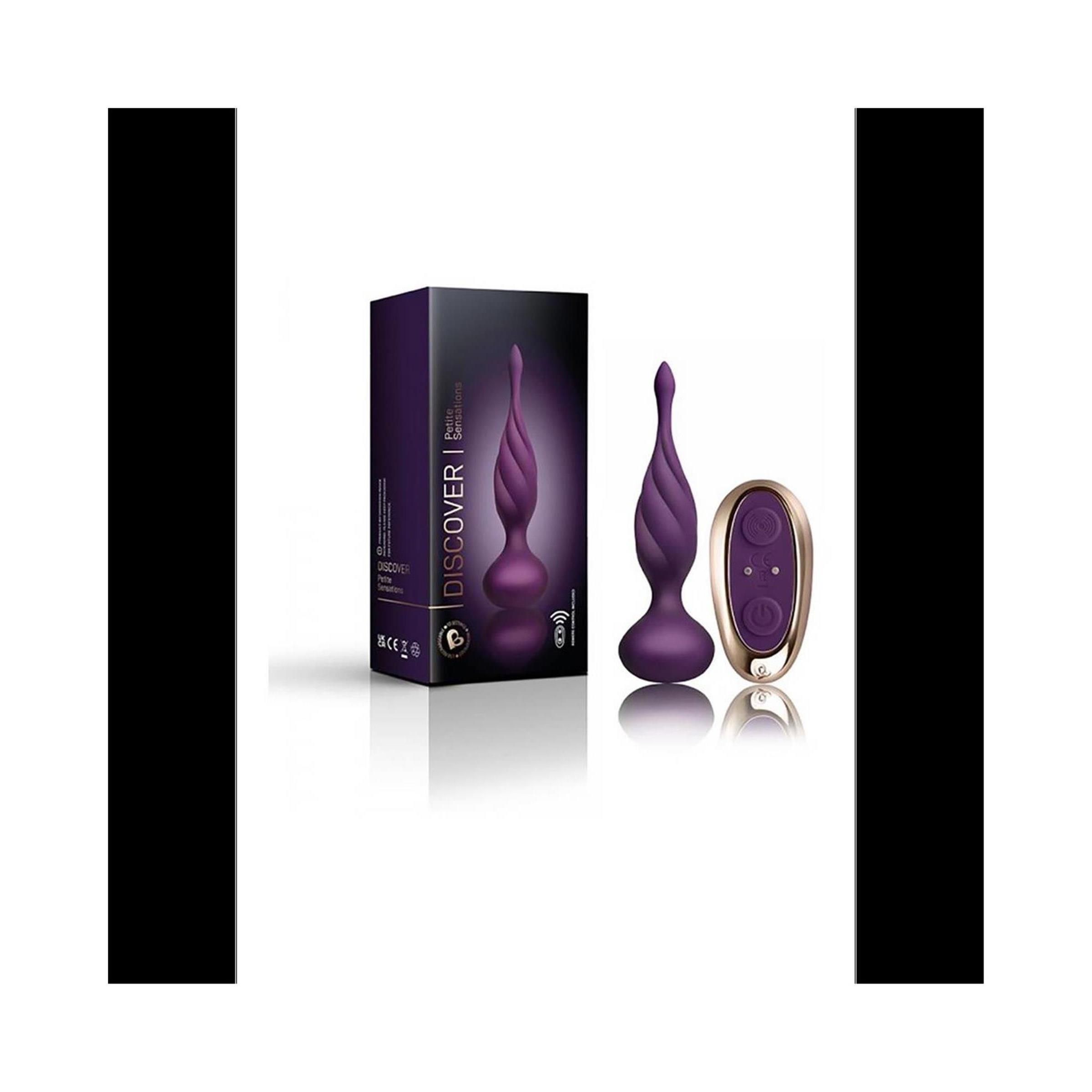 Lila Vibrations-Butt-Plug mit langem Schaft und Struktur, neben Verpackung und Fernbedienung. Verpackung mit Produktnamen.