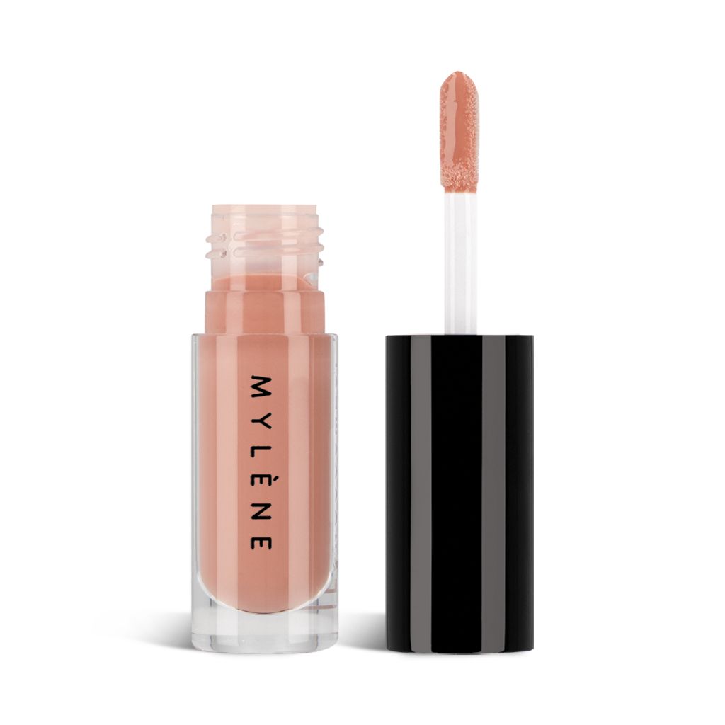 Lipgloss-Fläschchen, geöffnet, mit Applikator. Helle, rosafarbene Flüssigkeit. Schwarzer Deckel. Marke MYLÈNE auf dem Fläschchen.
