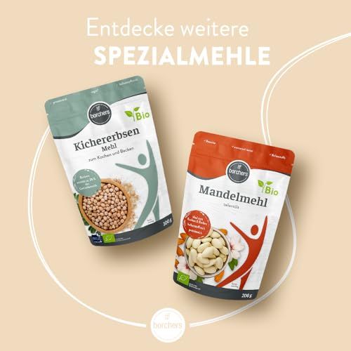 BFF Bio Sojamehl (350g) in einem Beutel, daneben ein Glas Smoothie, Schüssel mit Sojabohnen und ein Stapel Pancakes.