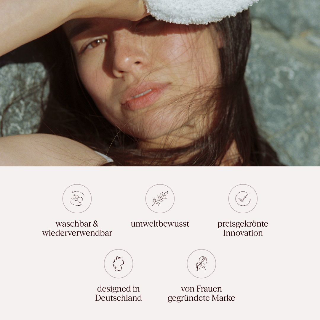 Frau mit Waschies-Produkt. Icons: waschbar, umweltbewusst, preisgekrönte Innovation, designed in Deutschland, von Frauen gegründete Marke.